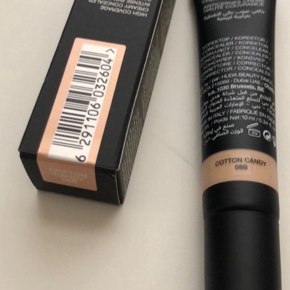 Huda Beauty Concealer - Picture 3 of 3